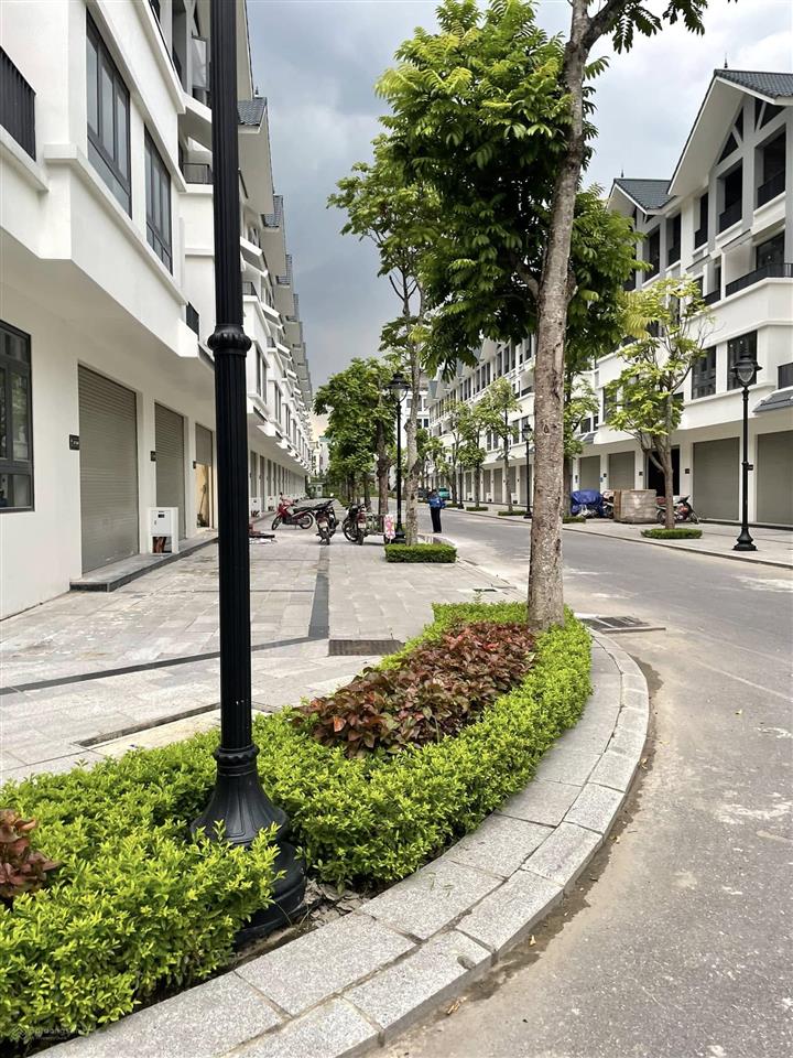 (lô góc)bán biệt thự liền kề hinode royal park 150mx5t oto tránh vỉa hè hơn 20 tỷ giá đầu tư gần hồ