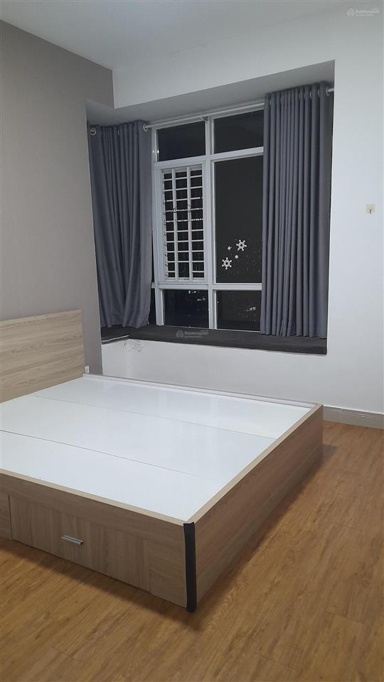 Tôi chính chủ bán căn lầu 15 block a nhà 2 phòng ngủ 2wc giấy tờ công nhận 51m2 bán để lại nội thất