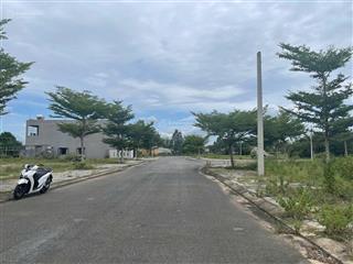 Kđt số 4 hướng đông nam, diện tích 171,5m2. đường 7,5m. vị trí đẹp sát sông, gần bệnh viện