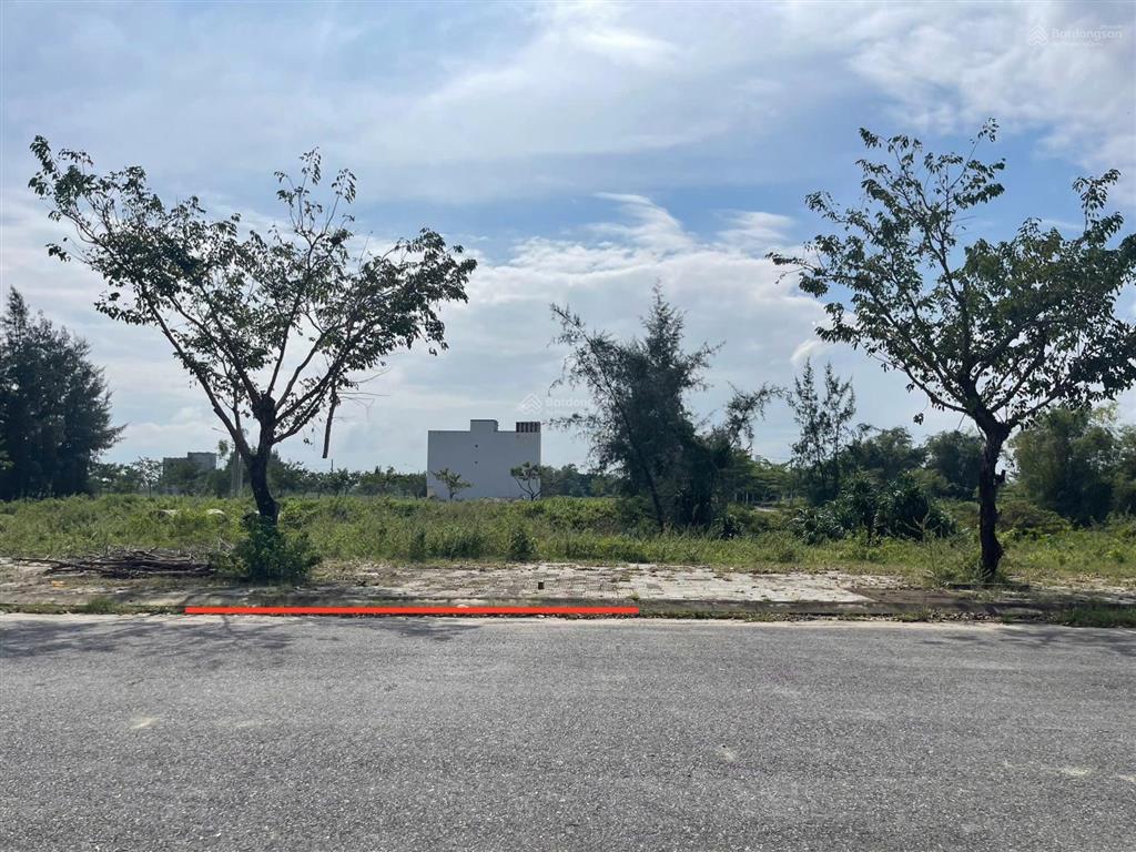 Cần bán gấp lô đất sát sông cổ cò, đường 27m,lô đất sạch sẽ giá đầu tư