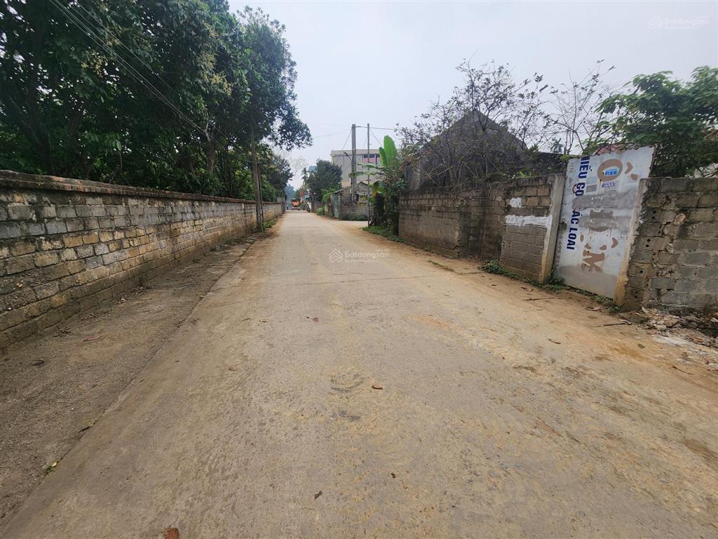 Bán lô 180m² full thổ cư. 2 mặt tiền đẹp. khu tái định cư hoàng văn thụ, chương mỹ