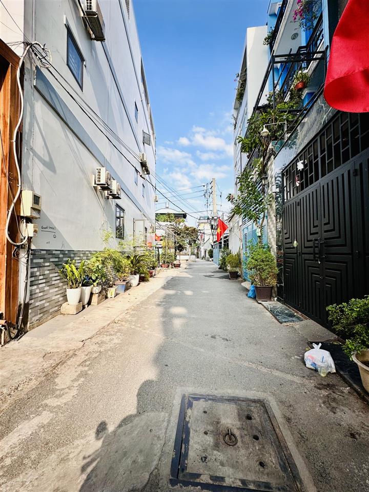 Căn hộ dv gần lotte 31 phòng. hiện tại đang cho thuê thu nhập 150 triệu / tháng ngang 8m dài 29m