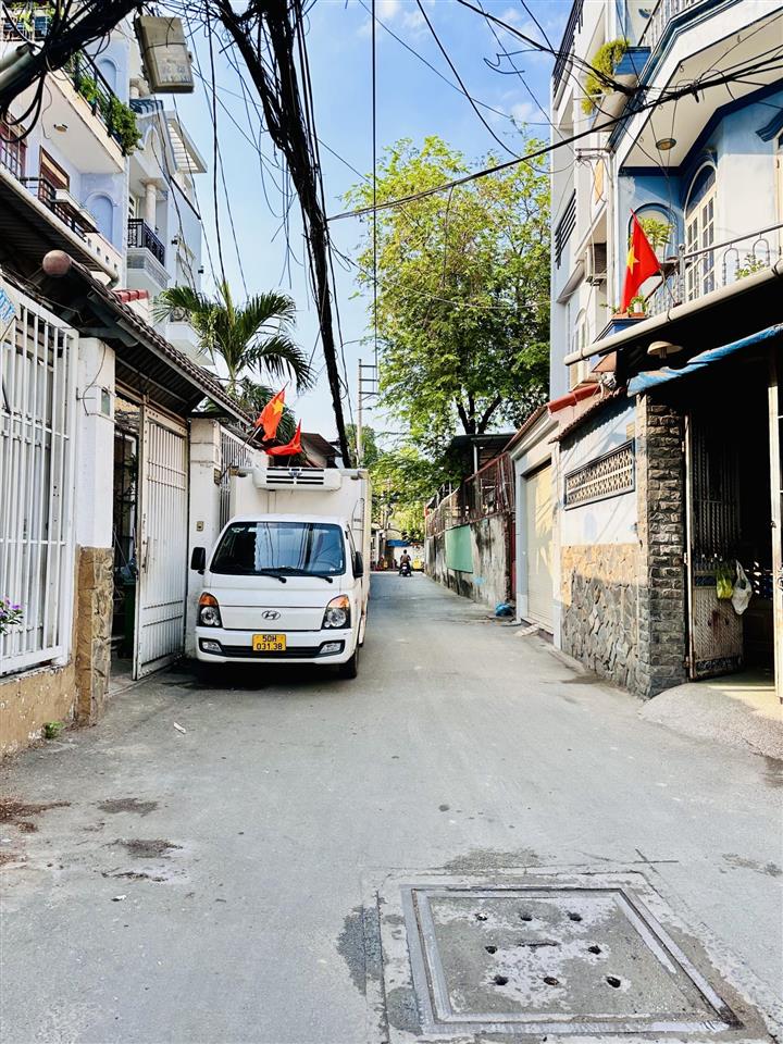 Căn hộ dv gần lotte 31 phòng. hiện tại đang cho thuê thu nhập 150 triệu / tháng ngang 8m dài 29m