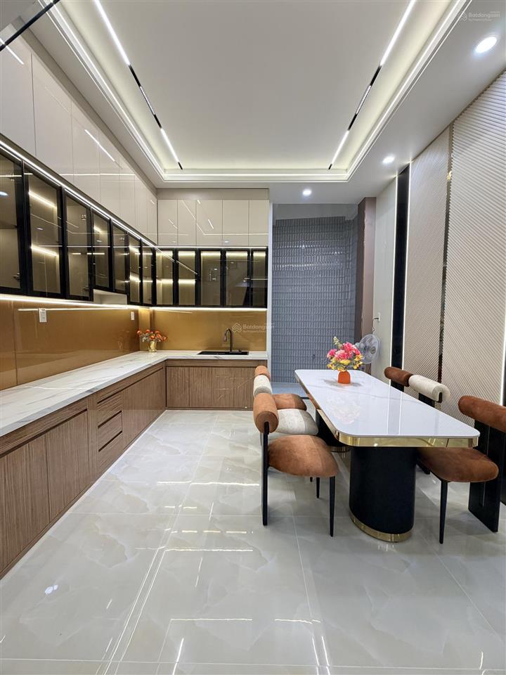 Bán nhà mặt tiền hẻm 872/quang trung 4x18 trệt 3 lầu 4pn giá 10,7tỷ thương lượng