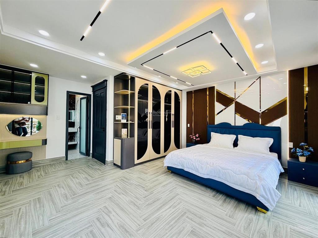Nhà mới tân cổ điển có thang máy hẻm xe hơi bùi quang là p12