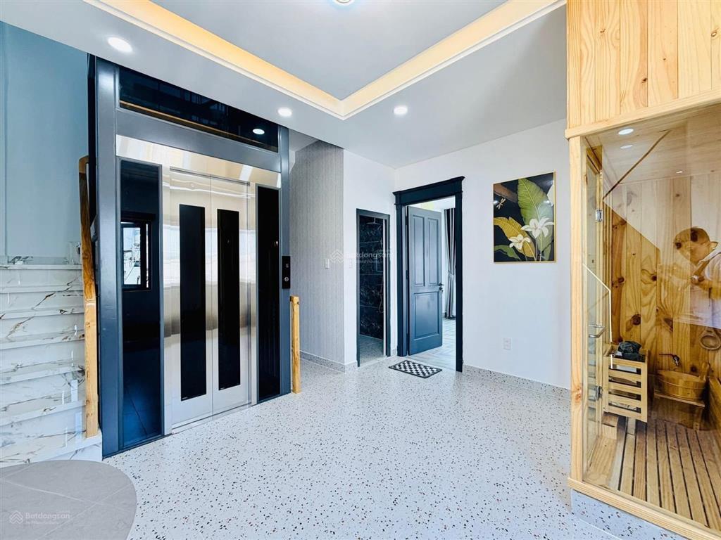 Nhà mới tân cổ điển có thang máy hẻm xe hơi bùi quang là p12