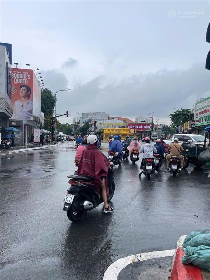 Hiếm có căn thứ 2mặt tiền rộng giá tốtkẹt bán nhà 4262tầngmặt tiền thoại ngọc hầu quận tân phú