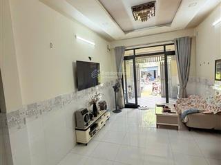 Cung đường ăn uống hiếm nhà bán  mặt tiền song hành q12 đoạn sầm uất nhất4x18 3 tầng 9.85 t
