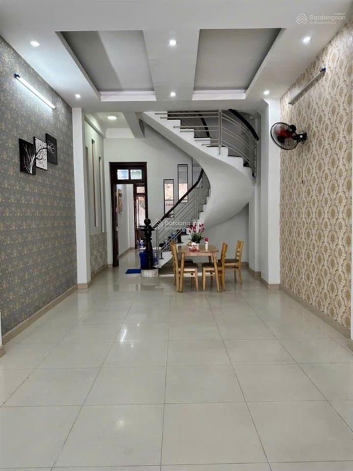 Tìm hoài mõi chânhót rộng đẹp giá tốtthuê caonhà 4.2x244tầngmặt tiền đường nguyễn văn quá q.12