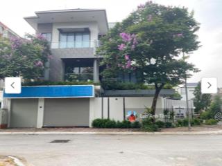 Bán đất biệt thự đơn lập  mặt trục chính kđt  gần công viên cầu giấy  307m  giá 150 tỷ.