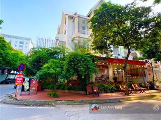 Biệt thự 155m2  5 tầng thang máy  3 mặt thoáng  đang cho thuê 80tr/tháng tại kđt yên hòa mới.