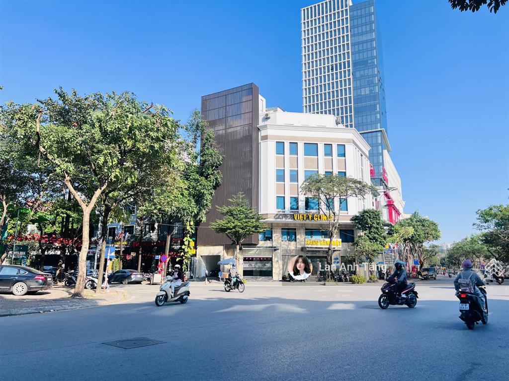 Biệt thự lô góc  hiếm 165m  view bể bơi  khu dân trí cao trần kim xuyến, trung kính  ở đẳng cấp