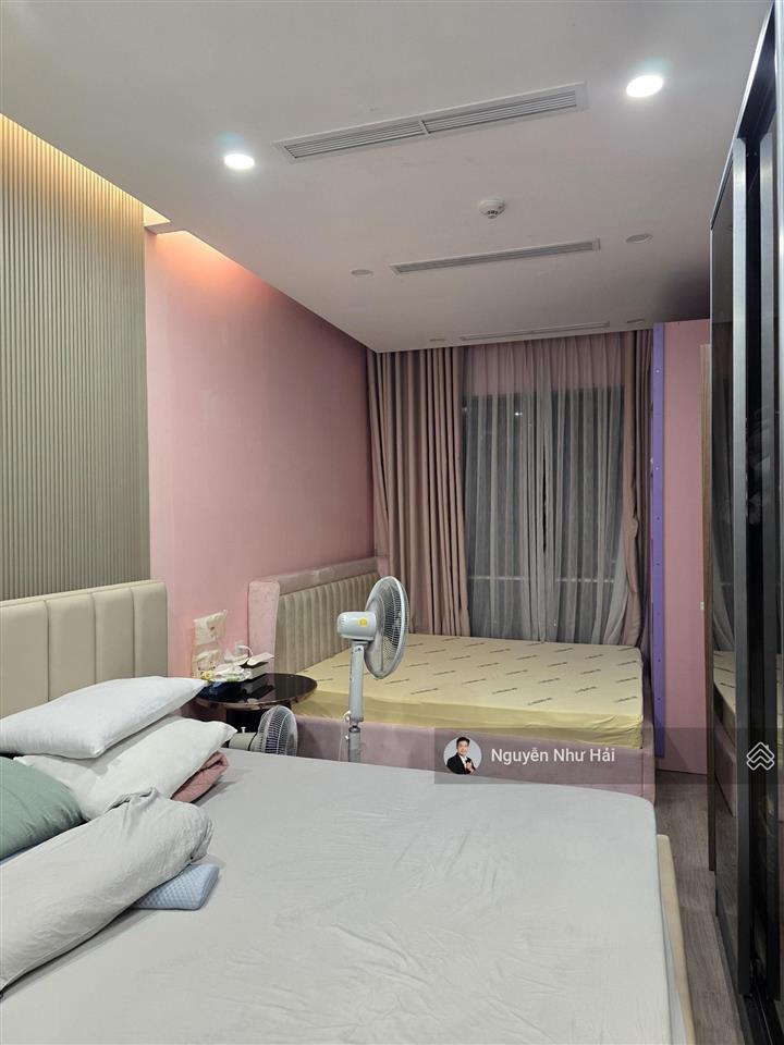 Bán sky linked villa celadon city  195m2/3pn  nội thất cơ bản  có garage trong nhà. giá 12 tỷ