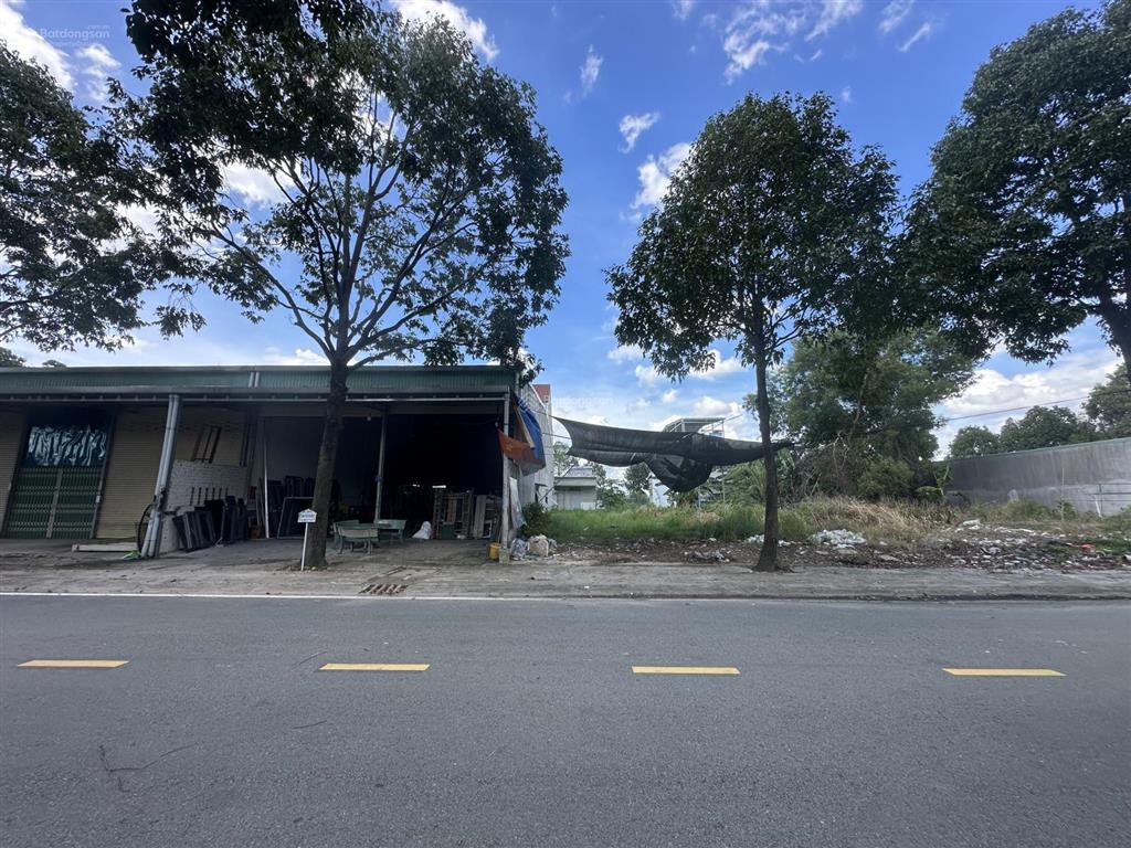 Hàng ngộp chính chủ gửi bán gấp đất sau lưng võ văn kiệt, khu vực người hoa nhiều. dt 10,6x30m full