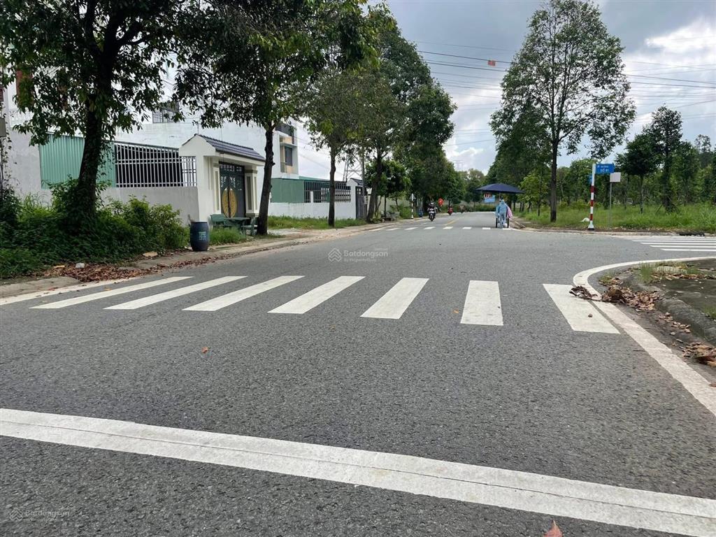 Đất thành phố mới chính chủ gửi đường số 84 dân nhập cư nhiều. sạch sẽ, phát triển, 5x28m full tc