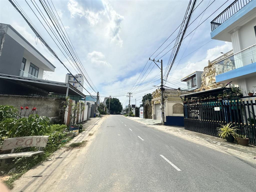 Mặt tiền vip ngay cổng kdc hiệp thành 3, đường dx043 buôn bán kinh doanh vip khu vực phong thủy tốt