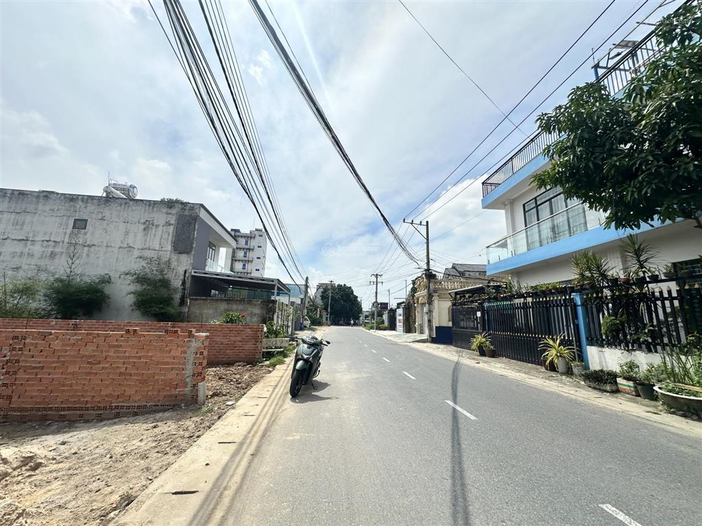 Mặt tiền vip ngay cổng kdc hiệp thành 3, đường dx043 buôn bán kinh doanh vip khu vực phong thủy tốt