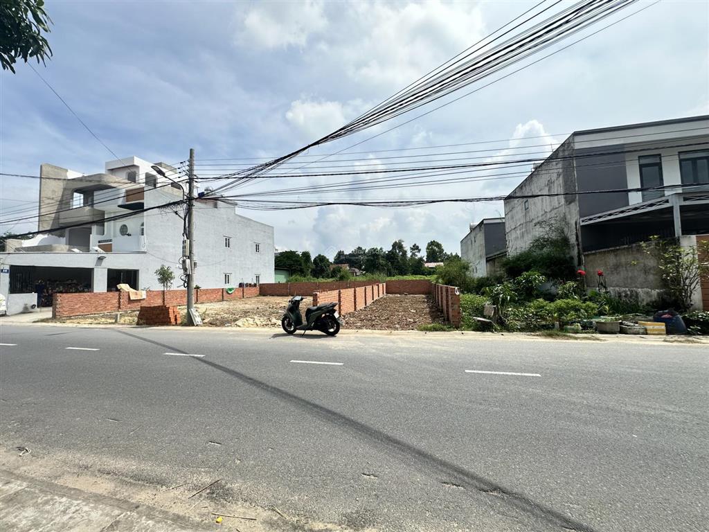 Mặt tiền vip ngay cổng kdc hiệp thành 3, đường dx043 buôn bán kinh doanh vip khu vực phong thủy tốt