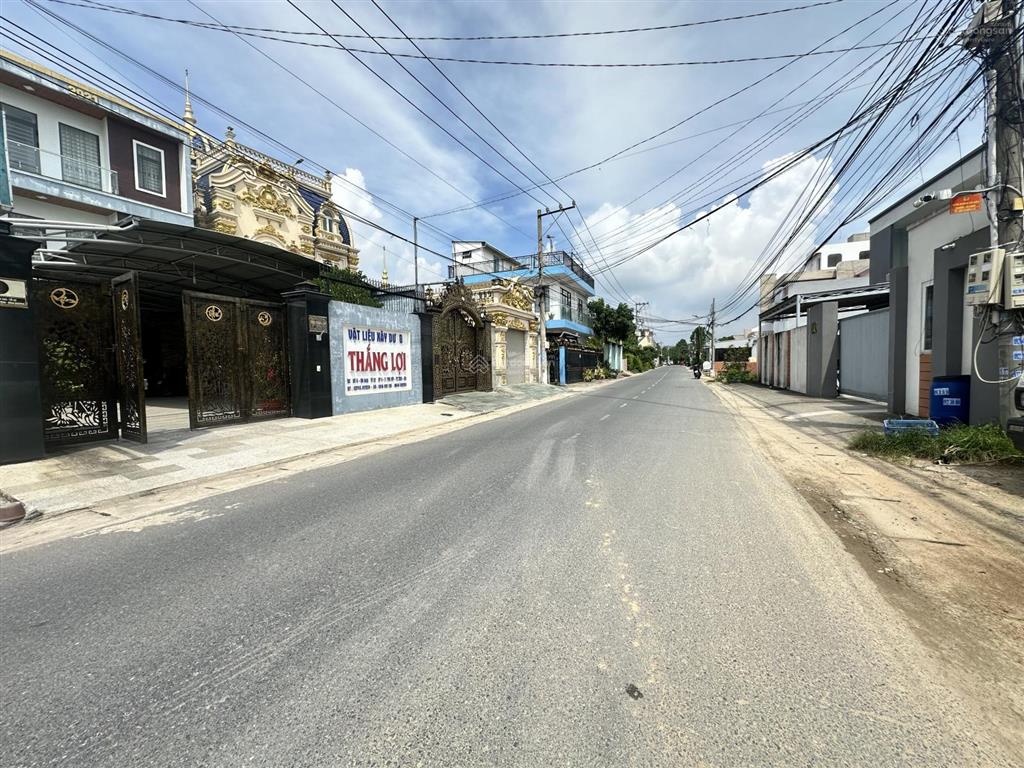 Mặt tiền vip ngay cổng kdc hiệp thành 3, đường dx043 buôn bán kinh doanh vip khu vực phong thủy tốt