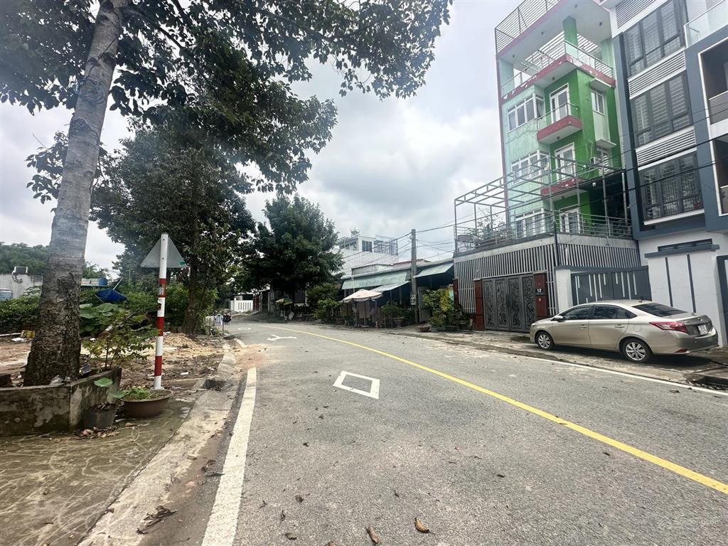 Bán đất đầu tư vị trí gần trung tâm vòng xoay metro,kcn visip2, siêu thị aeon mall, 100m2 full tc