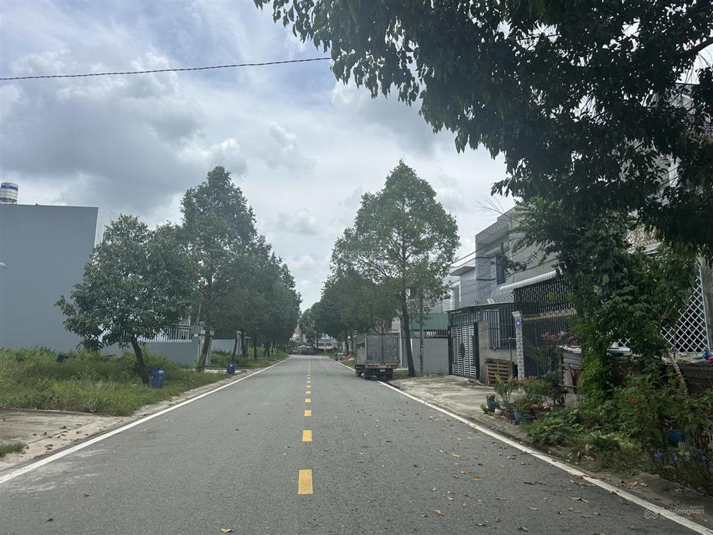 Bán đất thành phố mới dt 5x20 full thổ cư giá 2ty480, dân cư phát triển, gần kcn kim huy, đại đăng