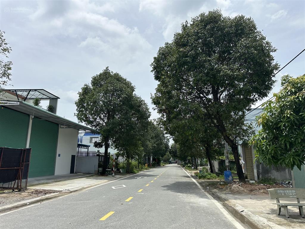 Bán đất thành phố mới dt 5x20 full thổ cư giá 2ty480, dân cư phát triển, gần kcn kim huy, đại đăng