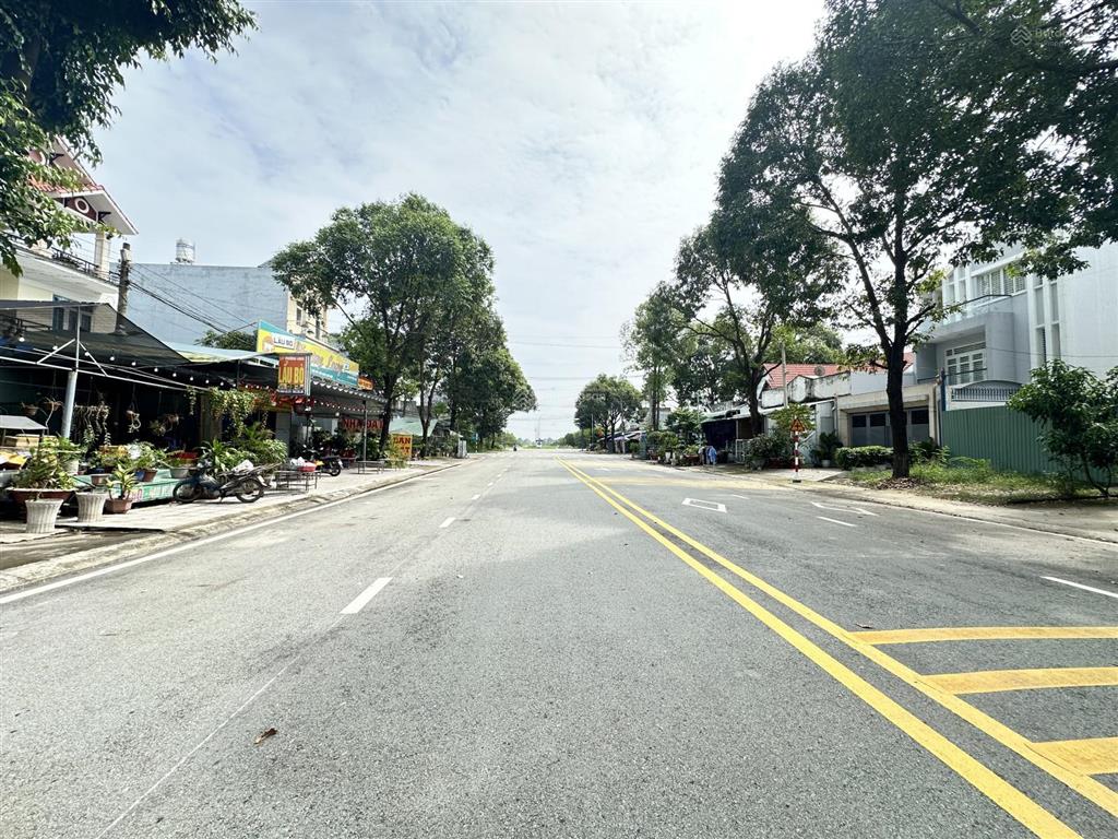 Siêu phẩm đường phạm hùng nhựa 15m via hè 7,5m siêu đẹp gần siêu thị aeon, trường đại học, kcn vsip