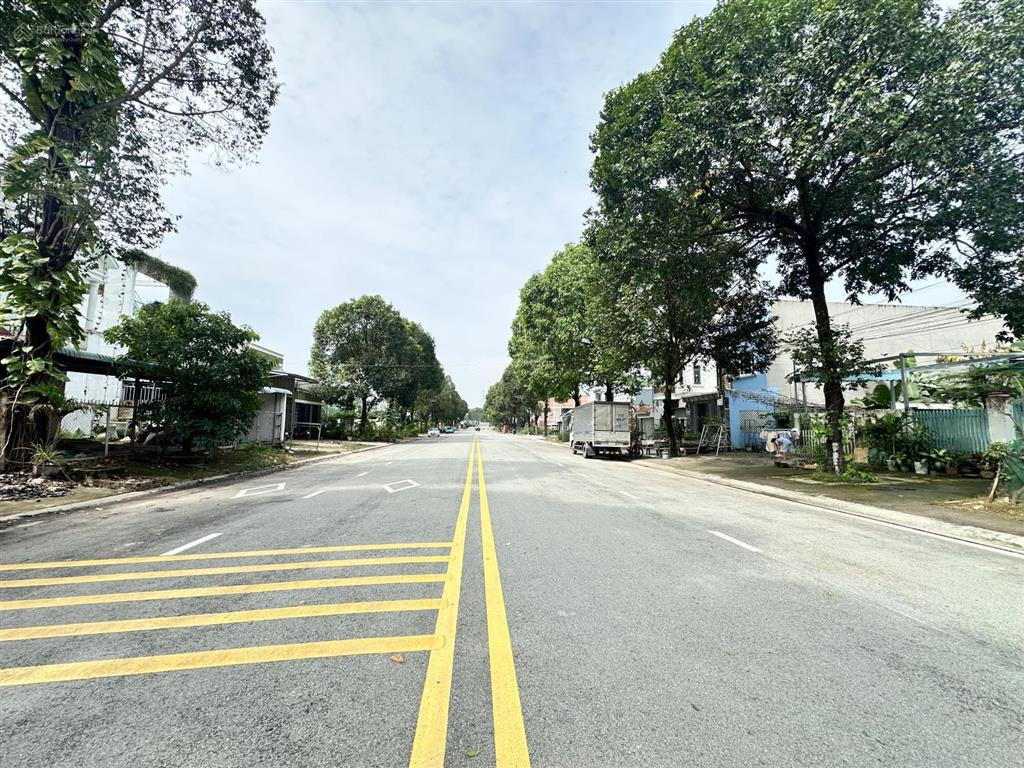 Siêu phẩm đường phạm hùng nhựa 15m via hè 7,5m siêu đẹp gần siêu thị aeon, trường đại học, kcn vsip