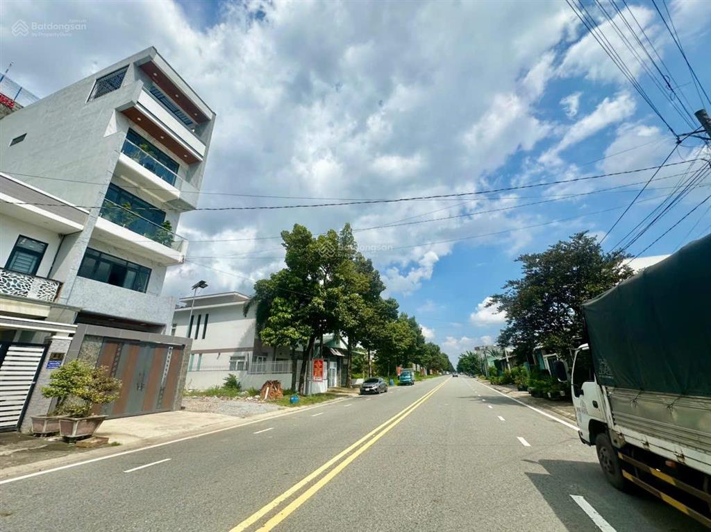 Hàng siêu đẹp trục chính đường số 51. dt 7,5x20 cách vòng xoay ga metro 1km, rất tiềm năng lên cao