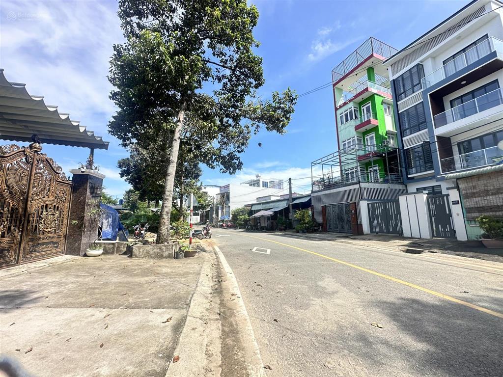 Chính chủ cần bán đất thành phố mới 100m2 đường nhựa 8m, gần vòng xoay ga metro, tttm, kcn vsip2