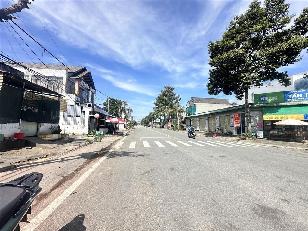Chính chủ cần bán đất thành phố mới 100m2 đường nhựa 8m, gần vòng xoay ga metro, tttm, kcn vsip2