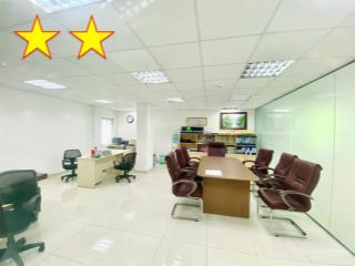 Văn phòng tân bình 200m2  ngăn sẵn 1 phòng + view kính nhiều ánh sáng  giá rẻ nhất khu vực