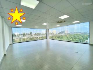 "chính chủ" văn phòng 200m2  cạnh ga metro chỉ 3'  giá 49tr sàn vuông vức siêu đẹp  toà nhà mới