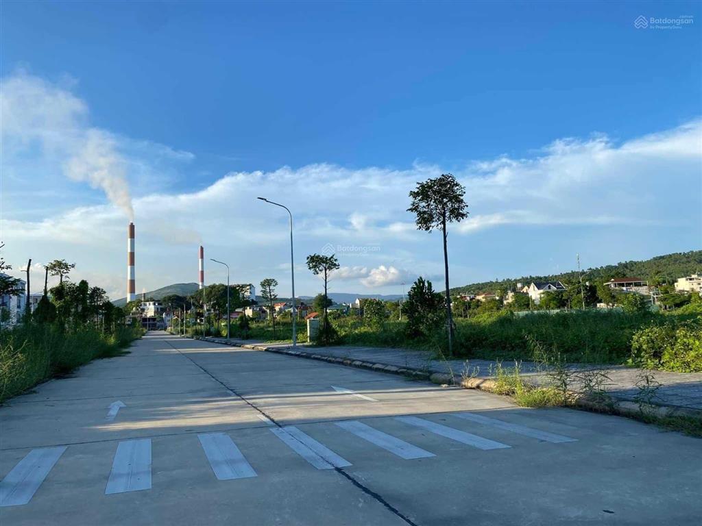 Chính chủ lô vip ngay đầu đường 40m, cạnh ql18 dt 150m2 mt 7m felicity uông bí đã có sổ sang tên