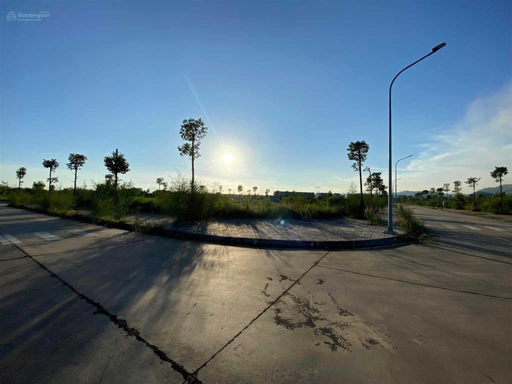 Chính chủ lô vip ngay đầu đường 40m, cạnh ql18 dt 150m2 mt 7m felicity uông bí đã có sổ sang tên