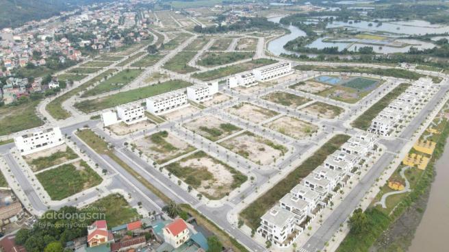 Lô mặt đường 40m dt 150m² mt 7m lô vip của dự án, sổ đỏ sang tên luôn, giá rẻ felicity uông bí