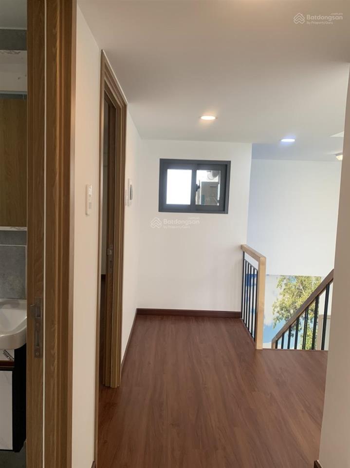 Duplex esto căn góc tầng cao đã làm lửng