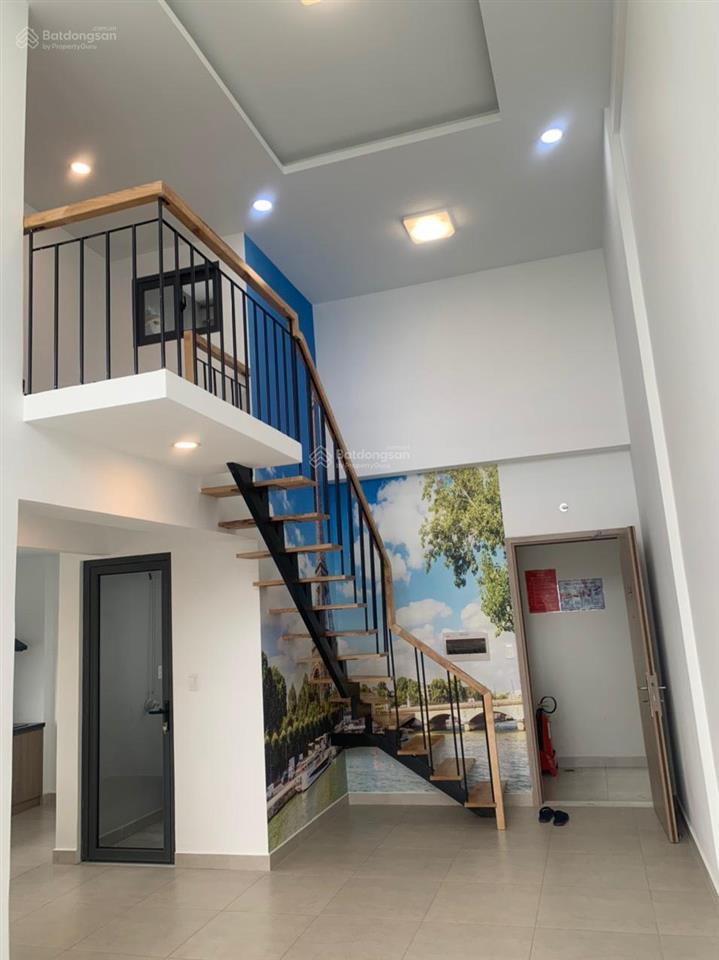 Duplex esto căn góc tầng cao đã làm lửng