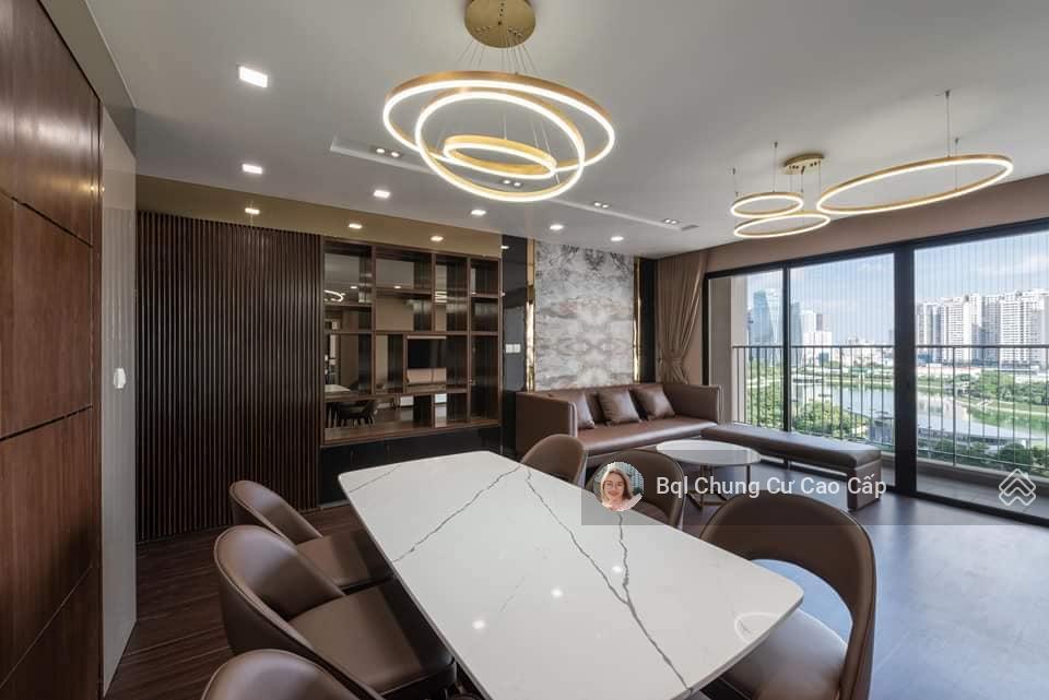 Chính chủ bán căn hộ 3 ngủ vinhomes d'capitale cầu giấy view hồ 112m2, chỉ 14 tỷ