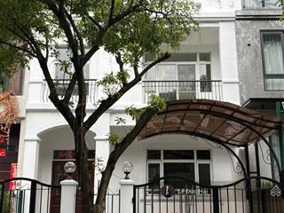 Siêu rẻ siêu tốt! cho thuê biệt thự mới sửa sang lại và sẵn sàng vào ở ngay.  0902 244 ***