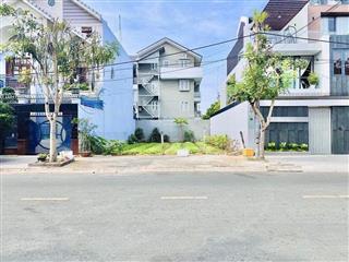 Bán gấp lô đất 120m2 giá 1tỉ650 triệu shr mua công chứng ngay. kdc bình hưng.