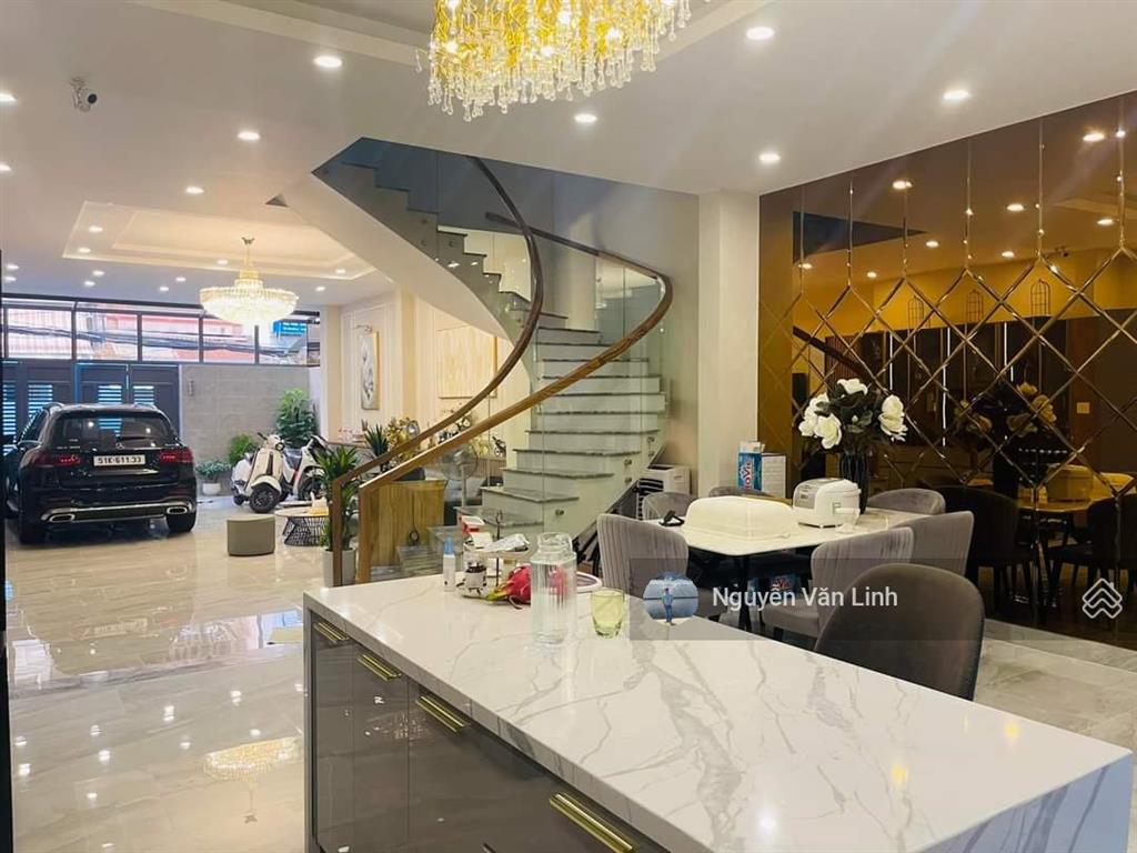 Giá tốt! mặt tiền thái thị nhạn  sát đh văn hiến  8mx28m, chỉ 32 tỷ