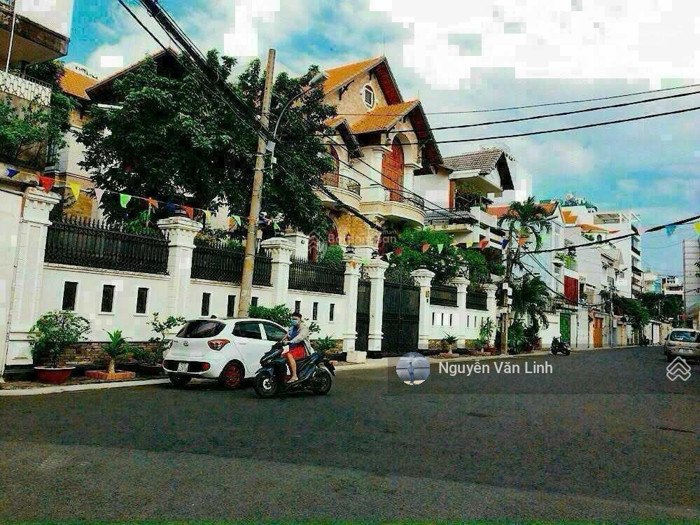 Bán nhà mặt tiền khu họ lê  quận tân phú  11,7mx20m , 3 tầng , giá chỉ 28 tỷ tl