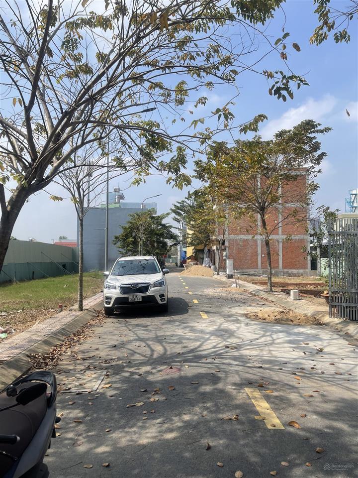 Bán đất nền đường nguyễn hữu trí, trung tâm bình chánh. giá 52tr/ m2 thổ cư 100% shr đường 10m