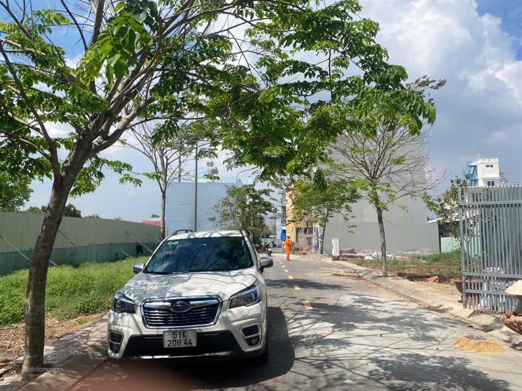 Bán đất nền đường nguyễn hữu trí, trung tâm bình chánh. giá 52tr/ m2 thổ cư 100% shr đường 10m