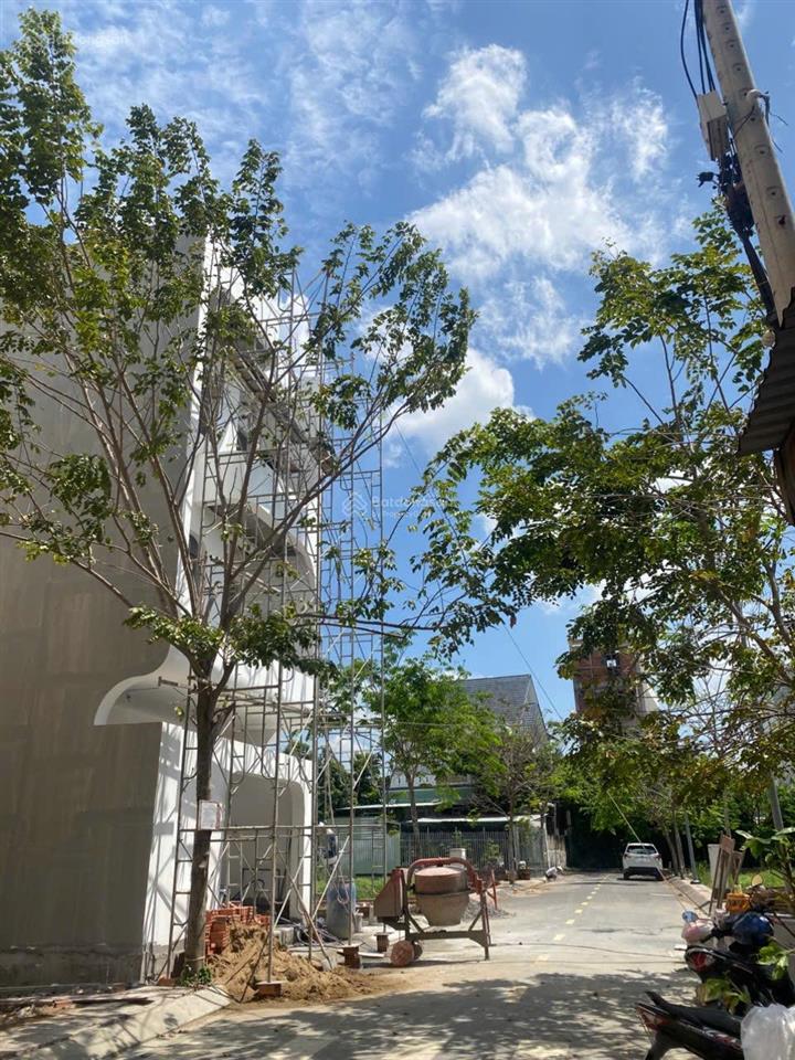 Bán đất nền đường nguyễn hữu trí, trung tâm bình chánh. giá 52tr/ m2 thổ cư 100% shr đường 10m