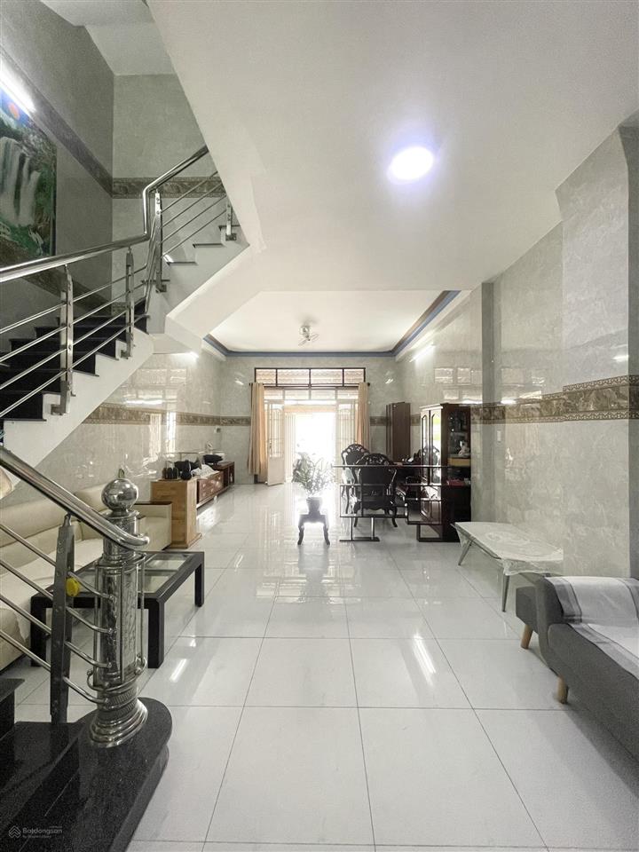 Chỉ với 9,3 tỷ có ngay căn nhà 4 tầng dtsd 234 m2 đường 20m shr p7 quận 8