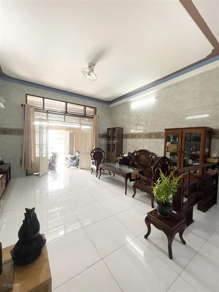 Chỉ với 9,3 tỷ có ngay căn nhà 4 tầng dtsd 234 m2 đường 20m shr p7 quận 8