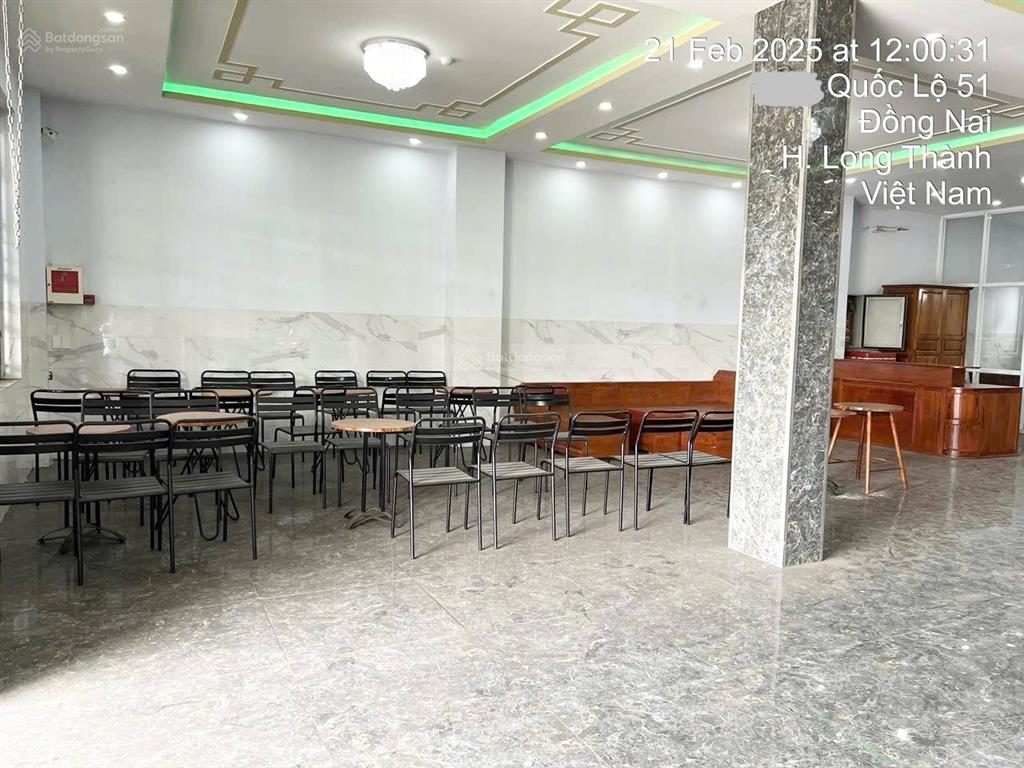 Bán khách sạn 4 tầng dt 304m2 giá siêu rẻ chỉ 11,5 tỷ mặt tiền quốc lộ 51a gần sân bay long thành