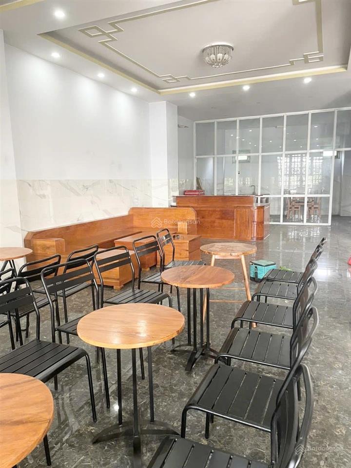 Bán khách sạn 4 tầng dt 304m2 giá siêu rẻ chỉ 11,5 tỷ mặt tiền quốc lộ 51a gần sân bay long thành